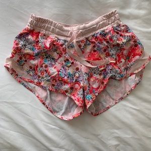 Lululemon size 4 floral shorts